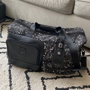 Excellent condition used Tumi Alpha Bravo Grissom duffel bag